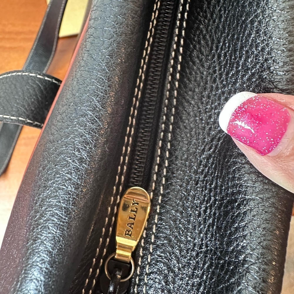 Bally Black and Red Shoulder Bag - Picture 5 of 14